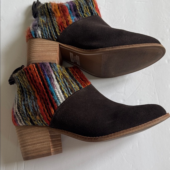 TOMS Leila Chocolate Brown Suede Colorful Yarn Back Zipper Fringe Bootie Sz 8W - Picture 6 of 13